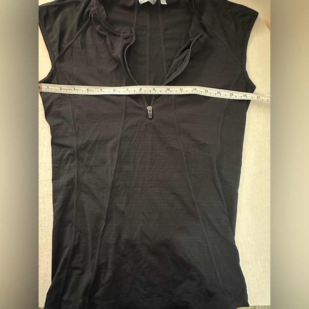Athleta Black Women's performance Athletic Top. Size Small. Cycling, running ect - Picture 3 of 8